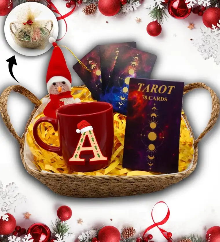 Hasır Sepetli Tarot Kartları & Kişiye Özel Kırmızı Kupa & Kardan Adam Hediye Seti - Yalova çiçek siparişi