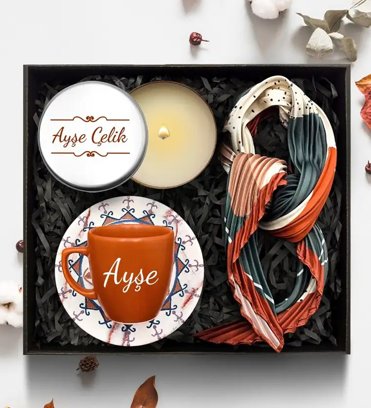 Kişiye Özel Kiremit Renginde Fincan & Fular & Beyaz Metal Mum Hediye Seti - Amasya çiçek siparişi