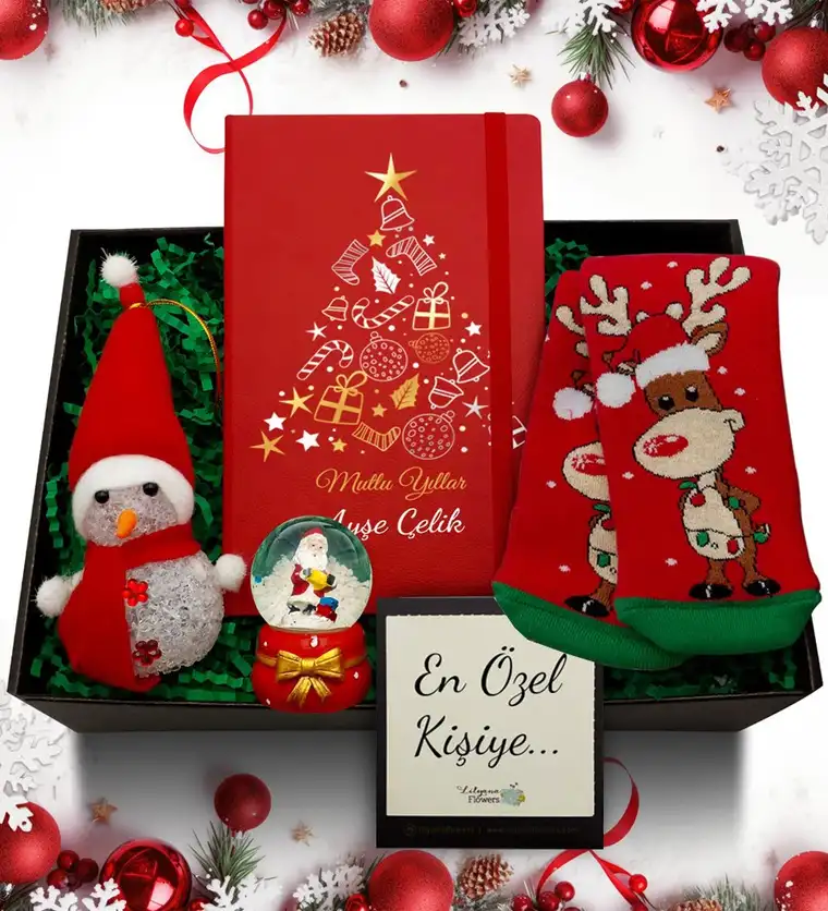 Yılbaşı Temalı Kişiye Özel Kırmızı Defter & Kar Küresi & Kardan Adam & Çorap Hediye Seti - Bartın çiçek siparişi